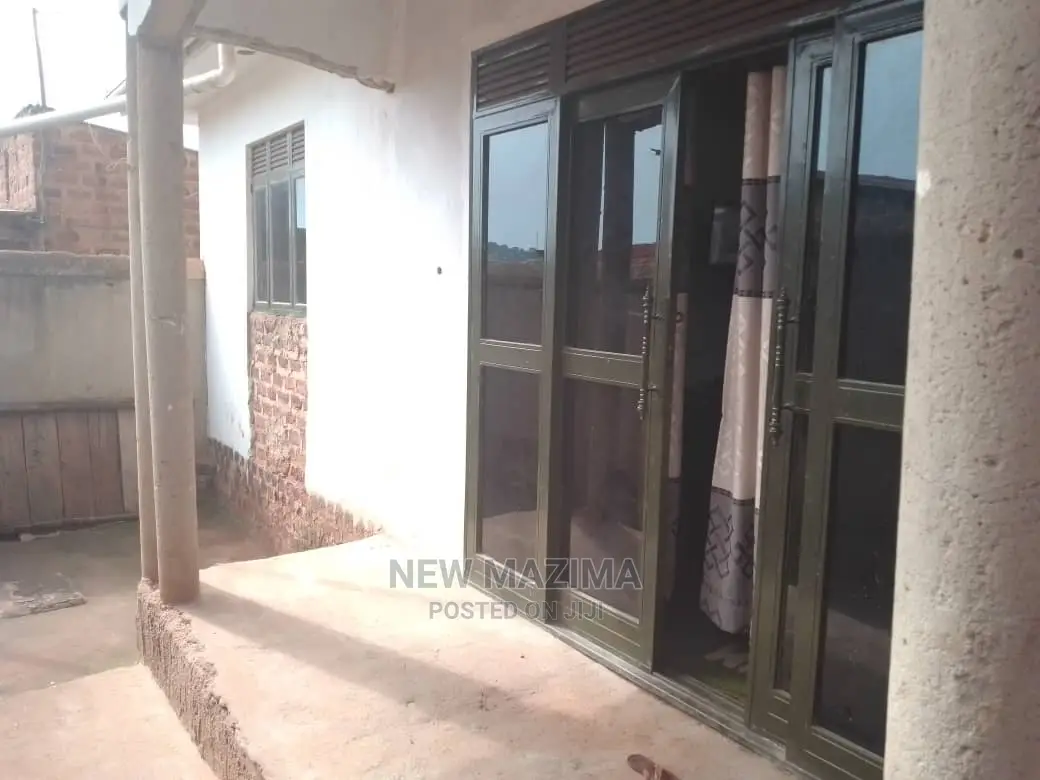 3bdrm House in Gangu, Central Division for Sale