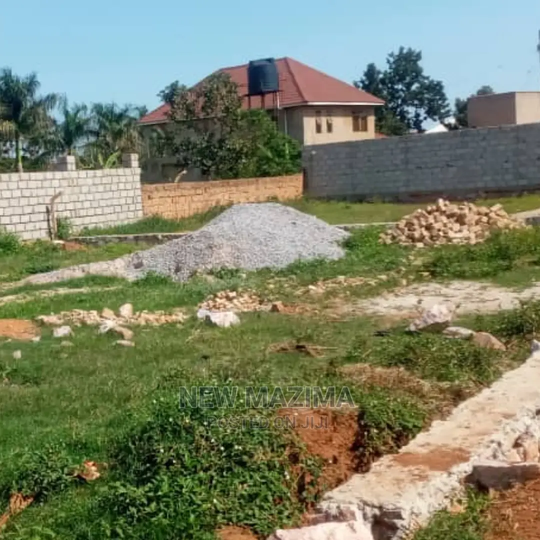 Very Prime Plot on Quicksale Here Just After Munyonyo