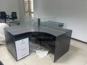 Workstation/Staff Desk