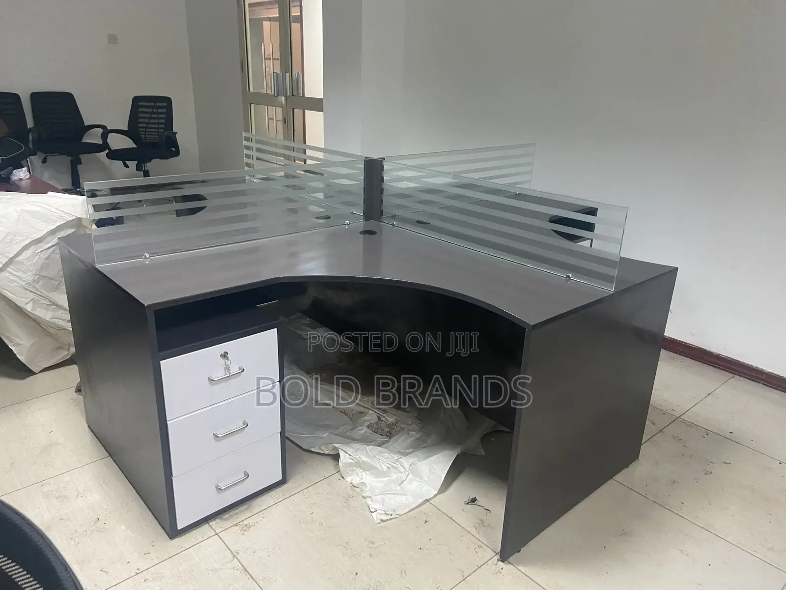 Workstation/Staff Desk
