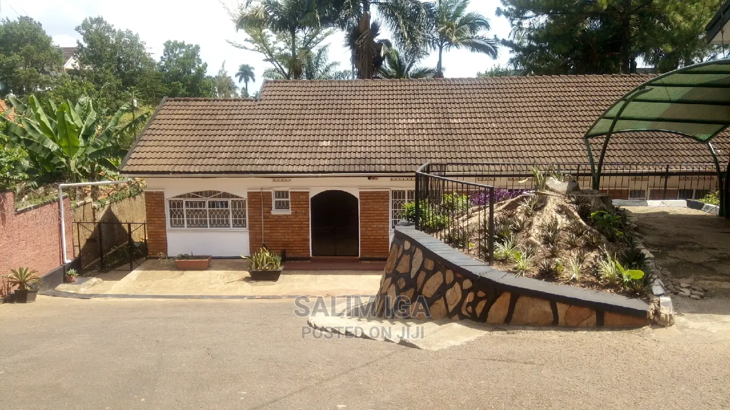 4bdrm Bungalow in Kololo Property, Central Division for Rent