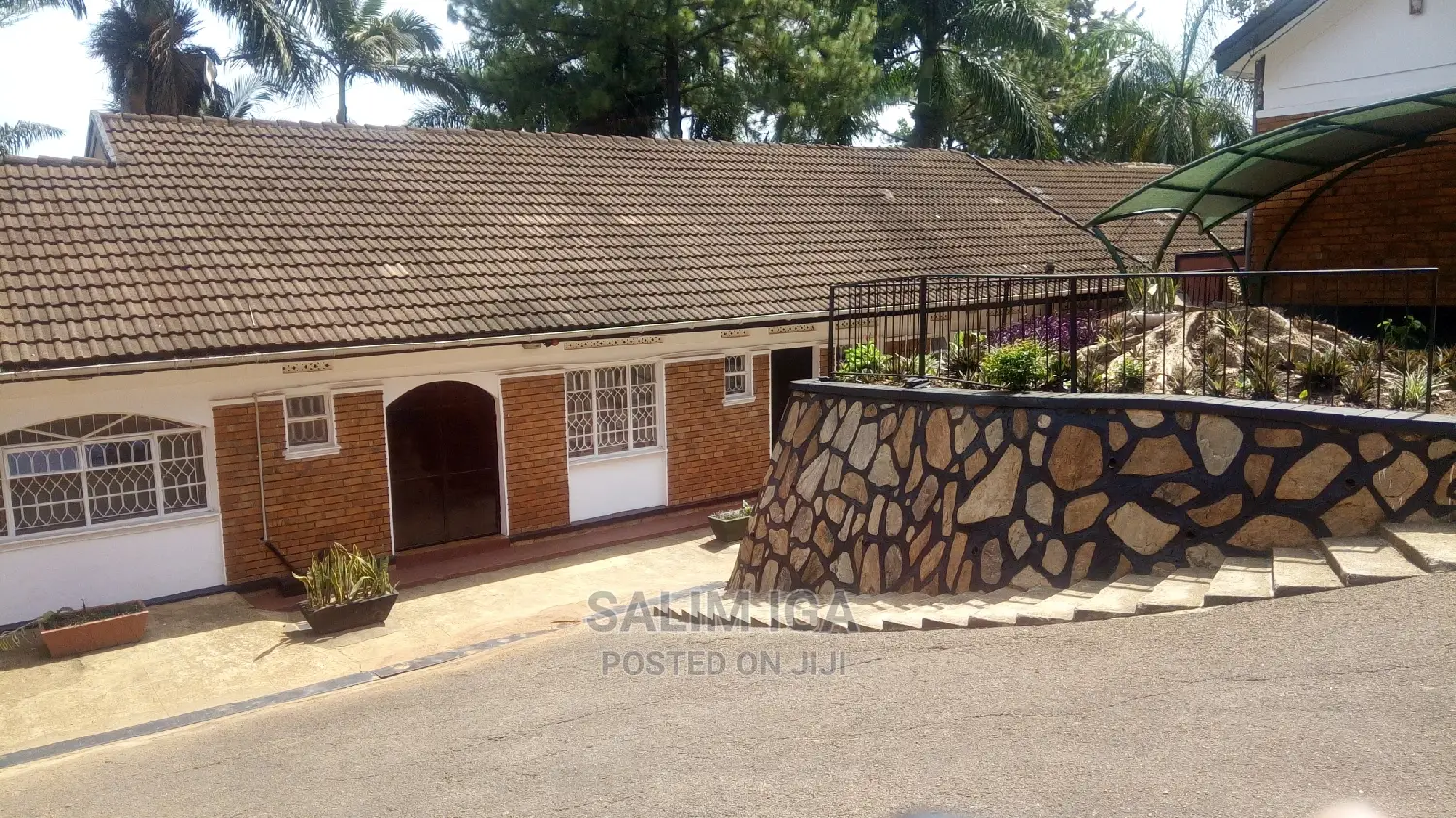 4bdrm Bungalow in Kololo Property, Central Division for Rent