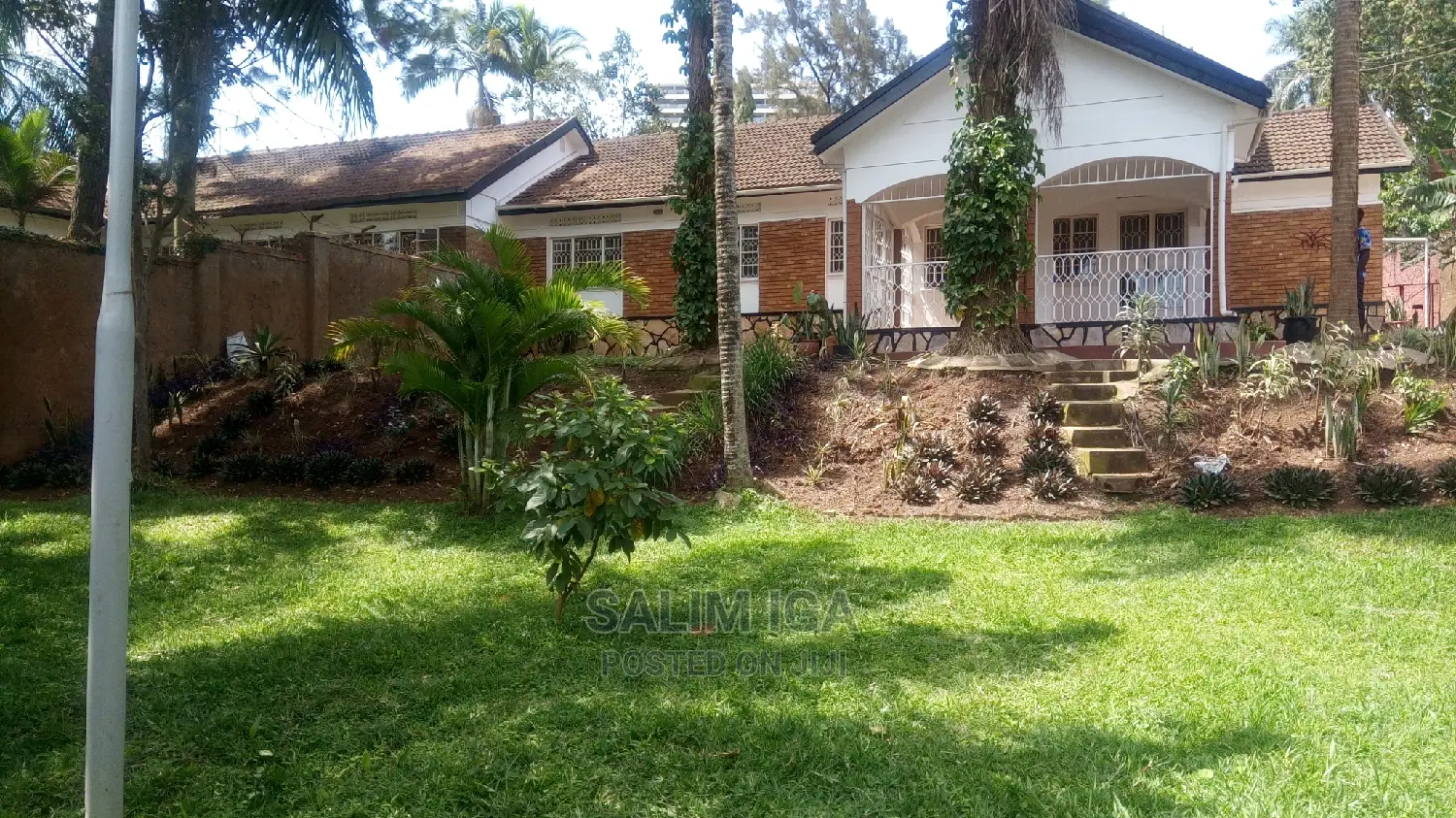 4bdrm Bungalow in Kololo Property, Central Division for Rent