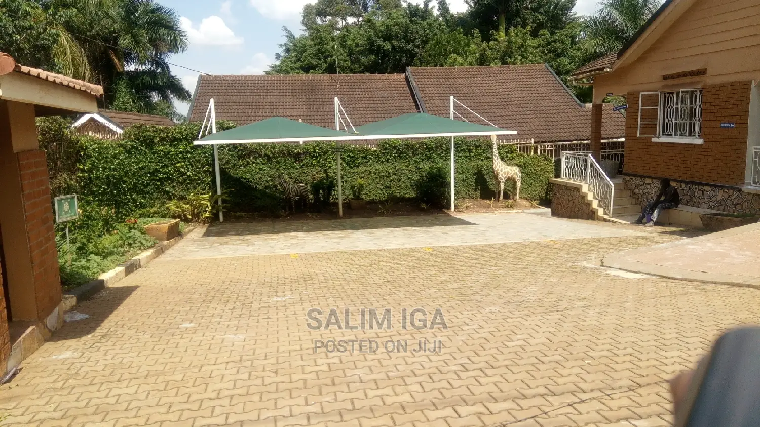 4bdrm Chalet in Kololo Property, Central Division for Rent