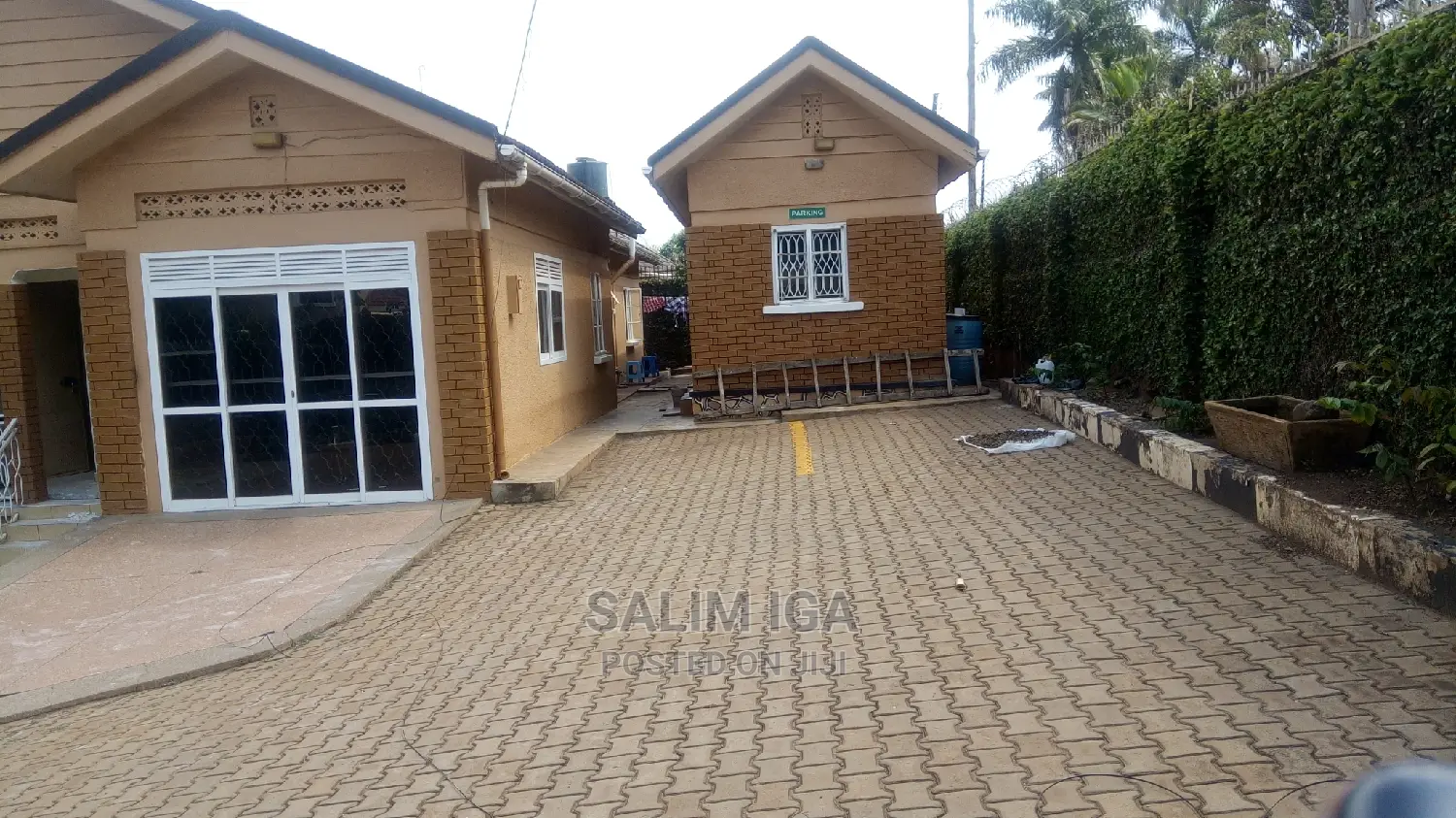 4bdrm Chalet in Kololo Property, Central Division for Rent