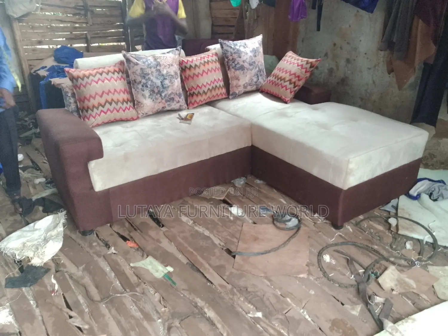 Sofa Sale in Good (Condition)(Price)(Materials)