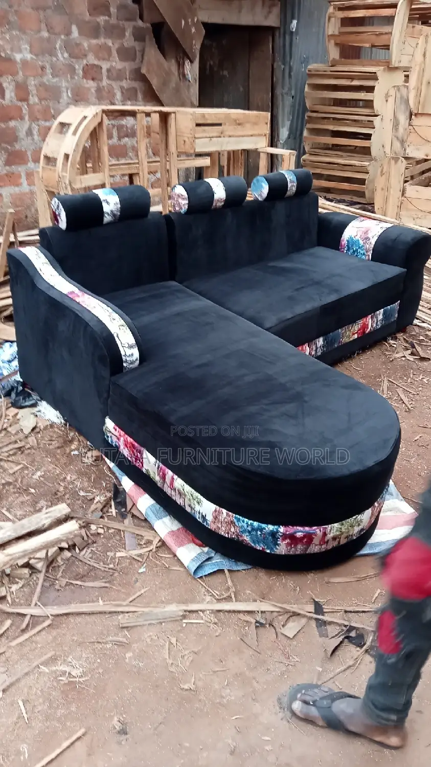 Sofas for Sale in Good Quality (Condition)(Materials)