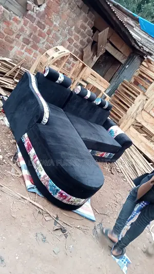 Sofas for Sale in Good Quality (Condition)(Materials)