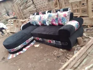 Sofas for Sale in Good Quality (Condition)(Materials)