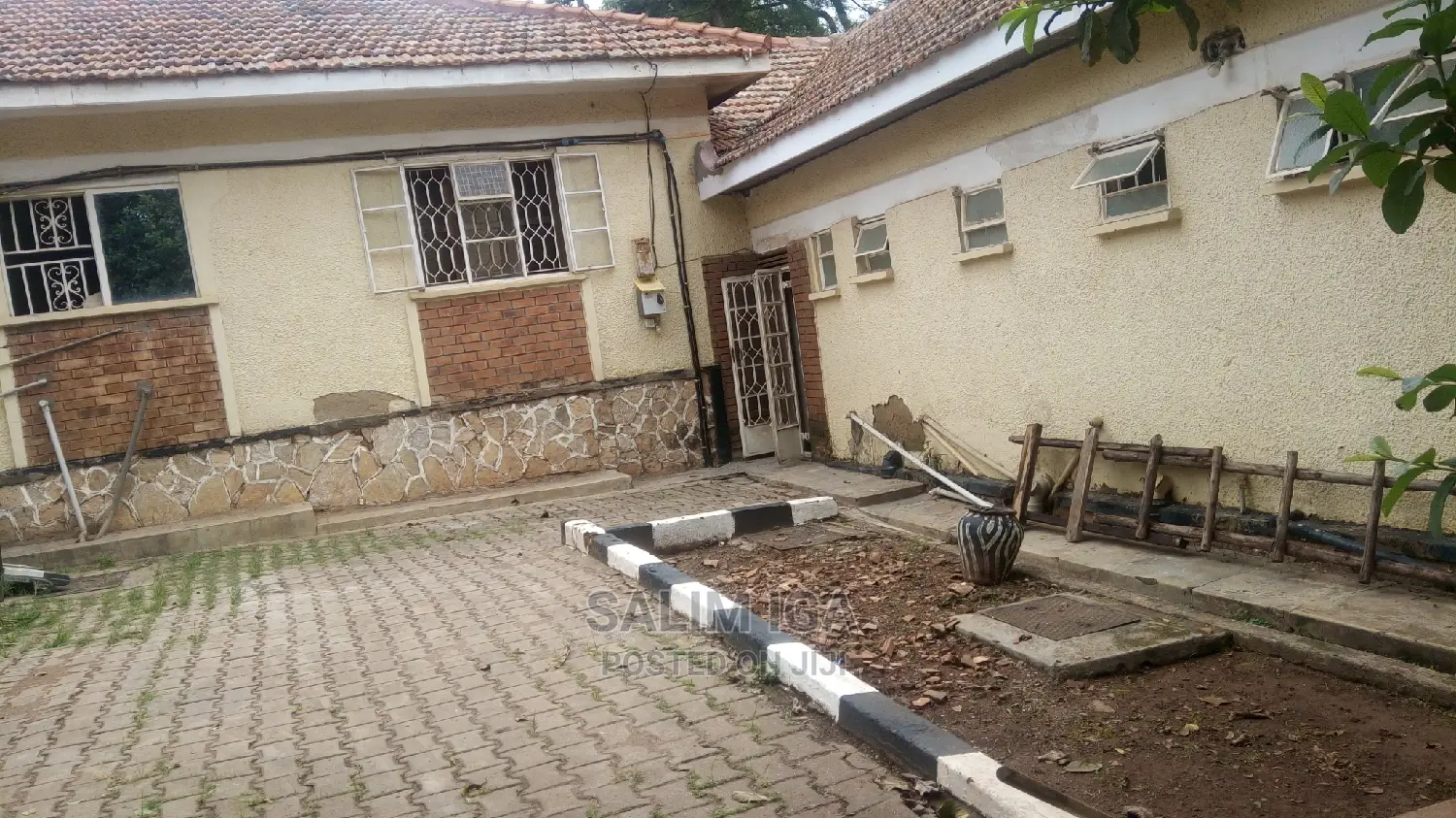 4bdrm Bungalow in Kololo Property, Central Division for Rent