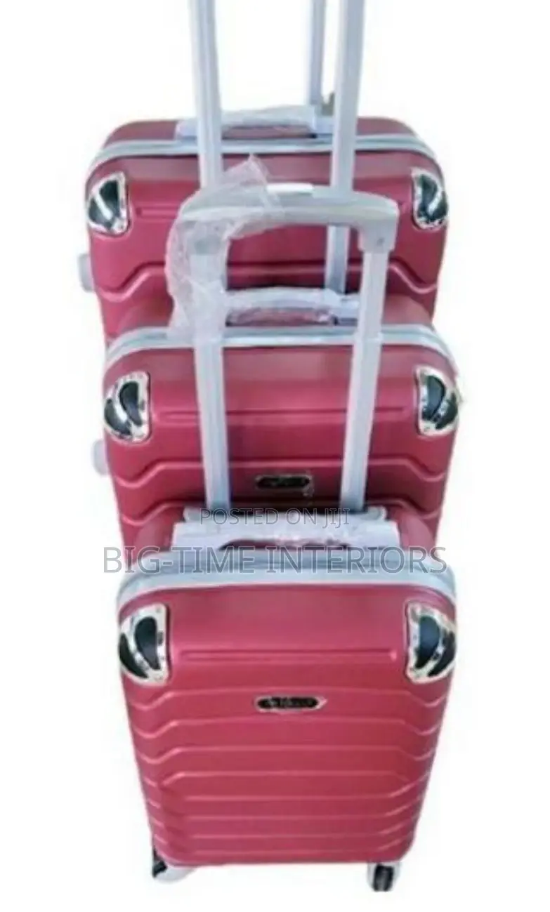 A Set of 3pieces Travel Plastic Suitcases