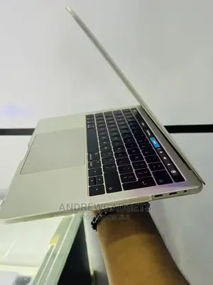 Laptop Apple MacBook Pro 8GB Intel Core I5 SSD 512GB