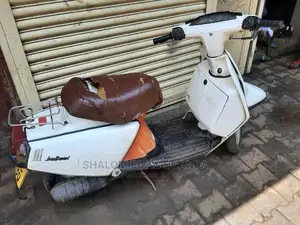 Suzuki GSR 2017 White