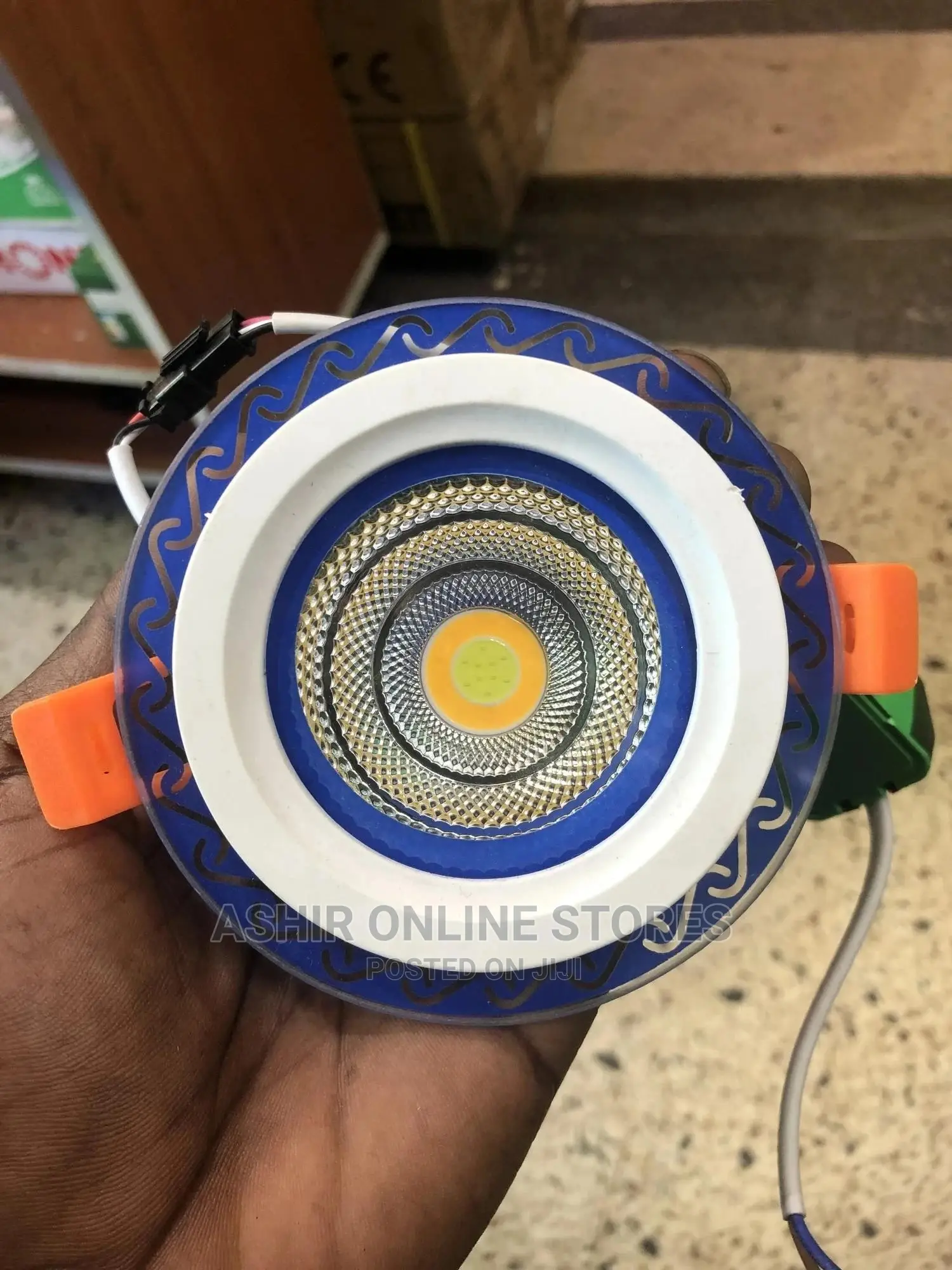 Down Lighters/Spot Light for White and Warm
