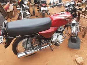 Bajaj RE 2022 Red
