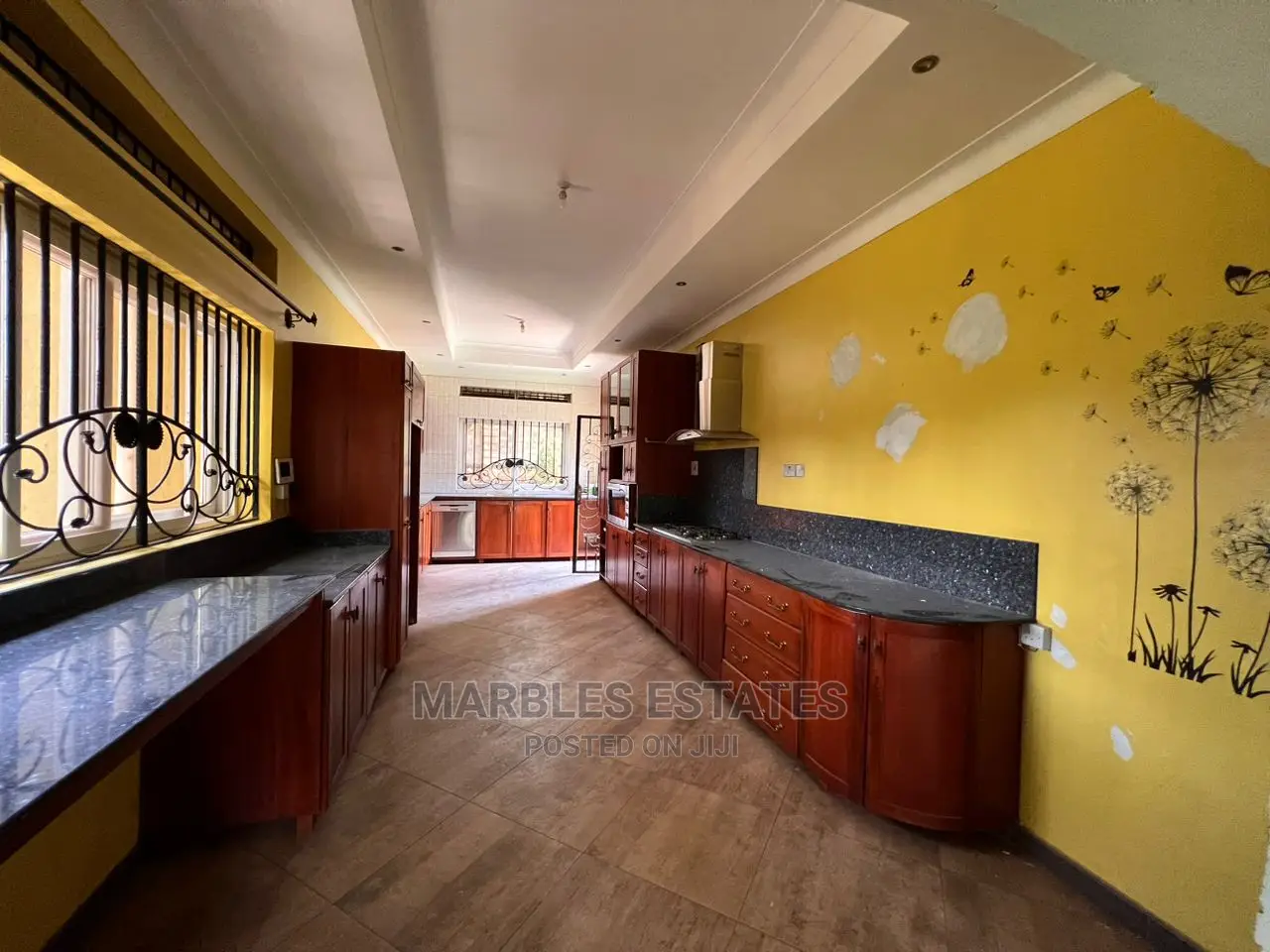 5bdrm Bungalow in Bbunga, Central Division for Rent
