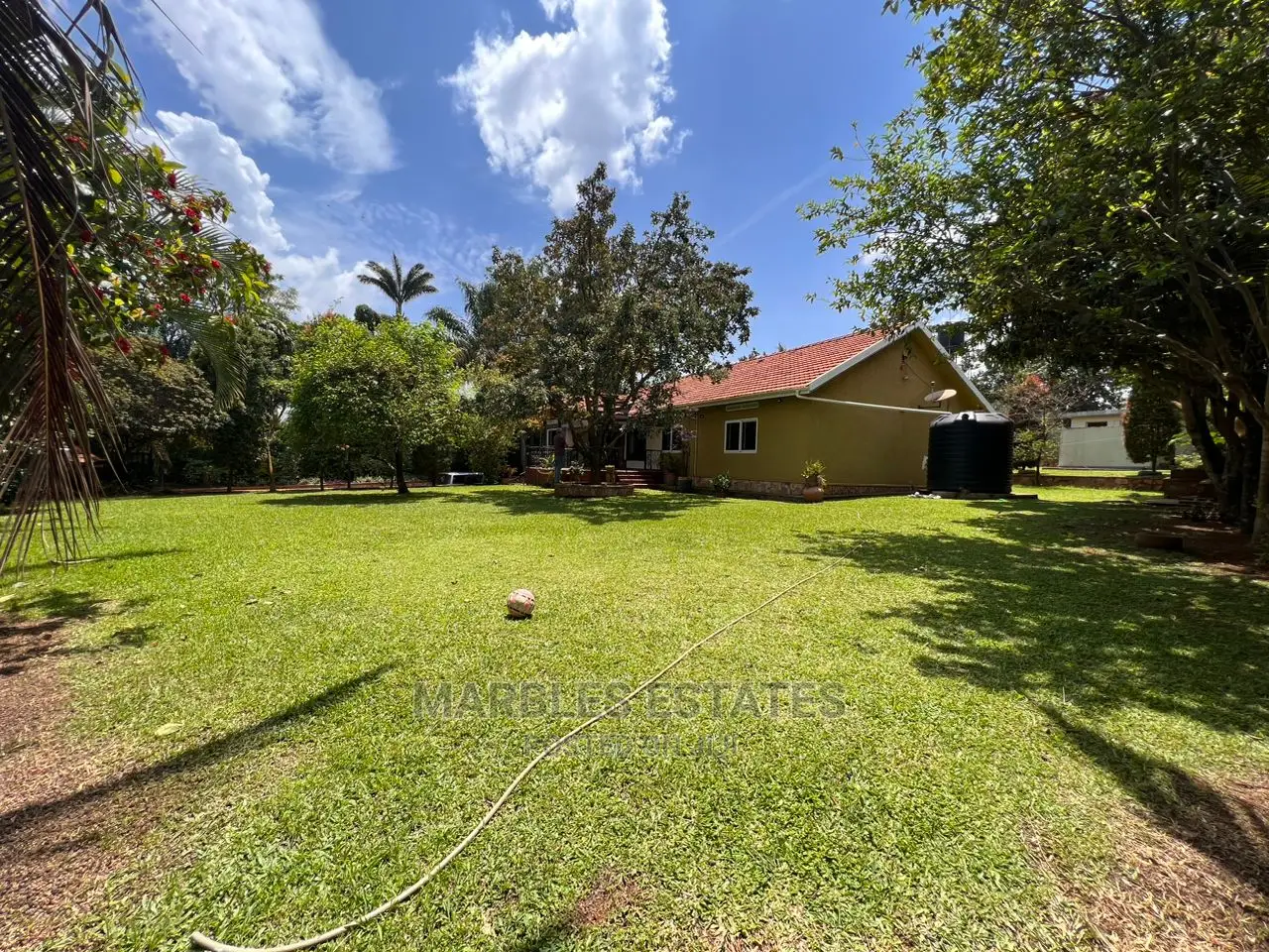 5bdrm Bungalow in Bbunga, Central Division for Rent