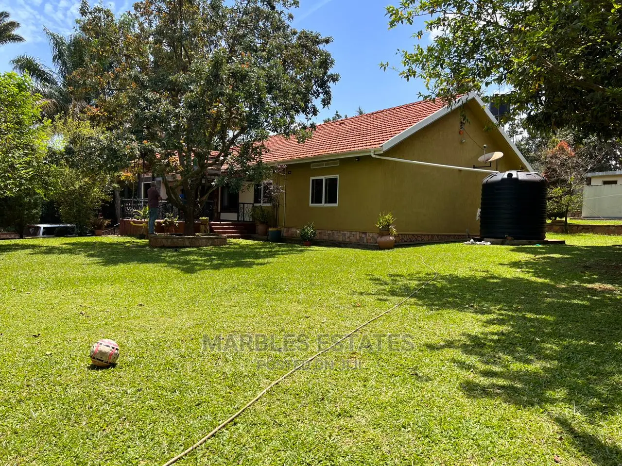 5bdrm Bungalow in Bbunga, Central Division for Rent
