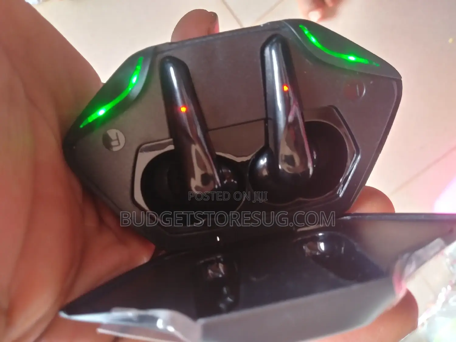 Hybrid Gaming Earbuds Big Bass Fingerprint