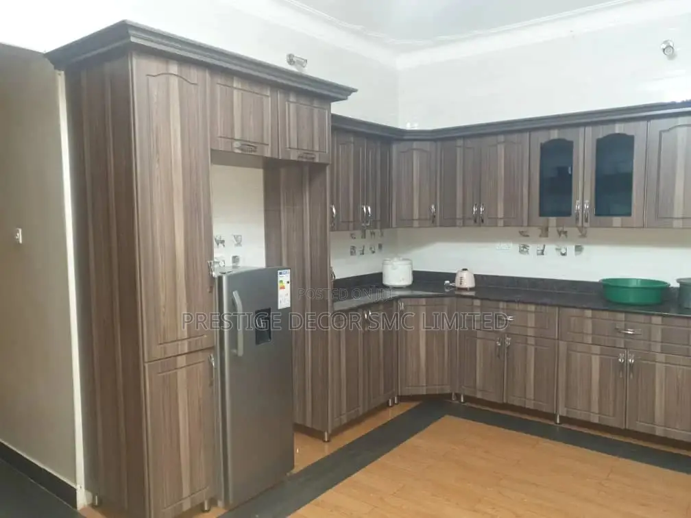 Fancy Kitchen Cabin Done in Nansana Pp9