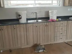 Kisasi Kitchen Cabinet Yy3