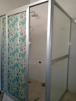 Aluminum and Glass Wall Partioning.
