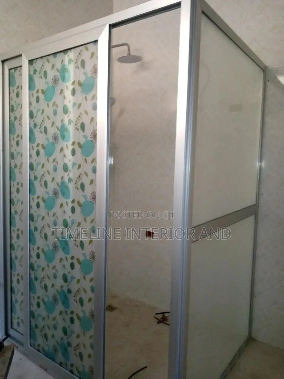 Aluminum and Glass Wall Partioning.