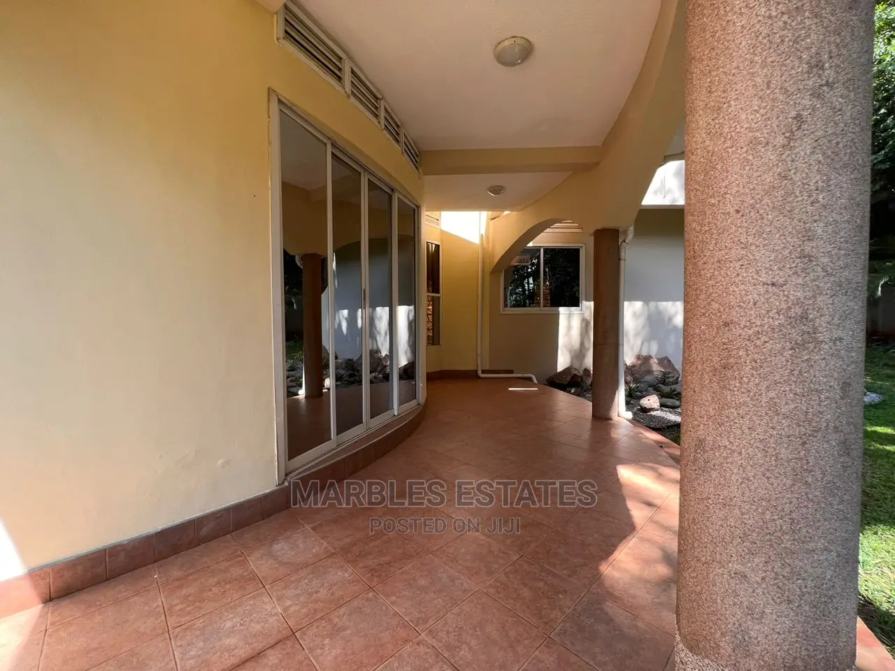 4bdrm House in Bugoloobi, Central Division for Rent