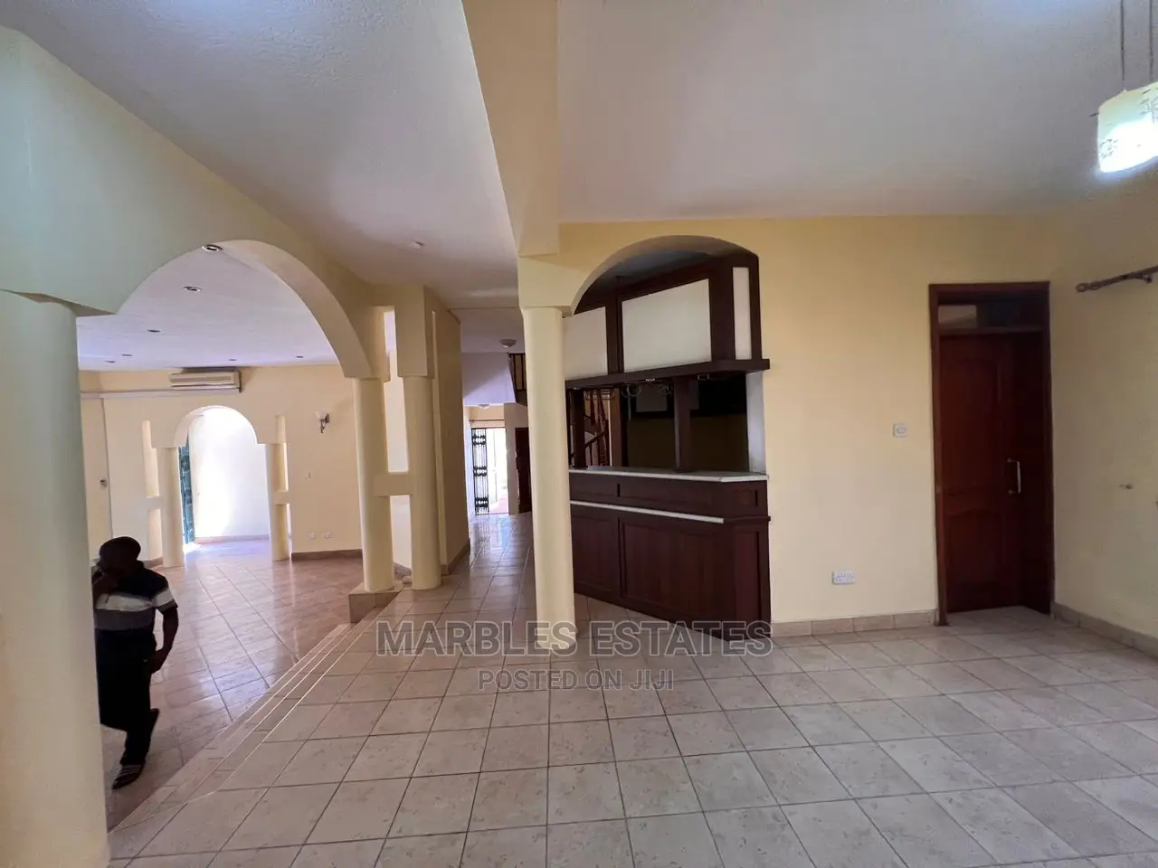 5bdrm Mansion in Kololo, Central Division for Rent