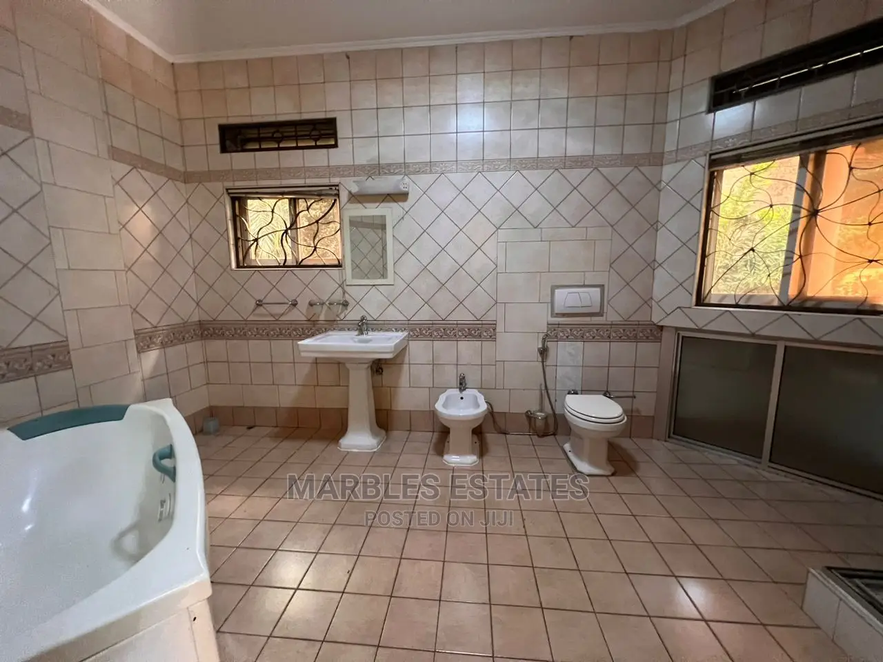 5bdrm Mansion in Kololo, Central Division for Rent