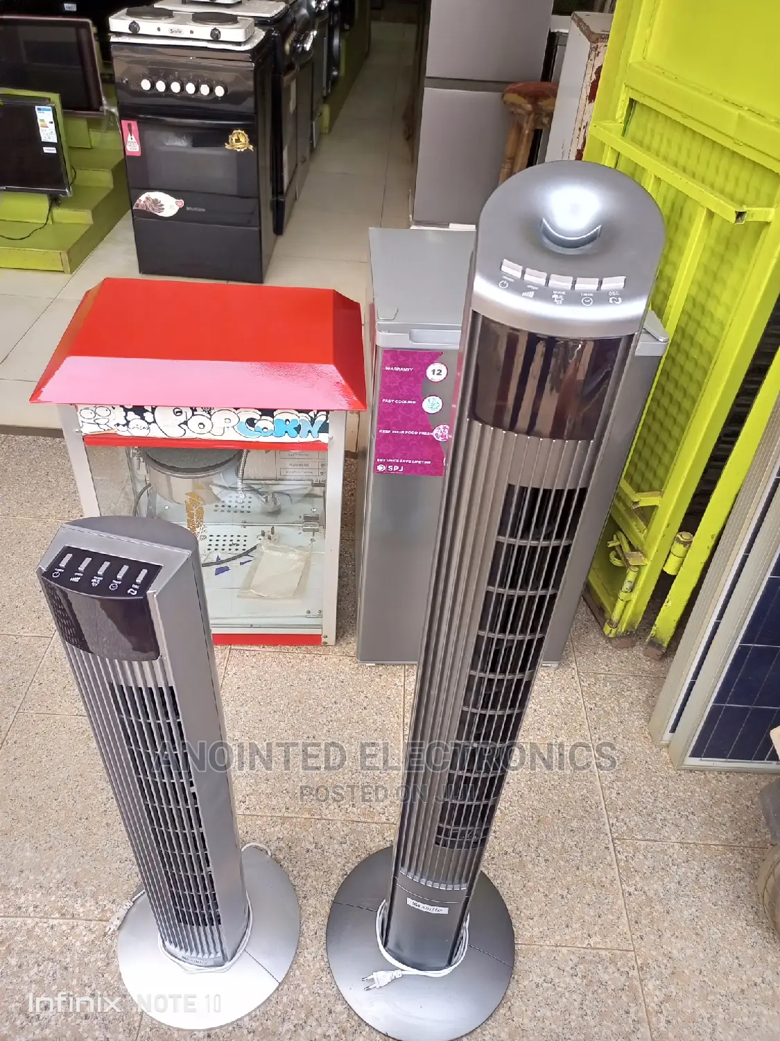 Executive Tower Fans With a Remote Control