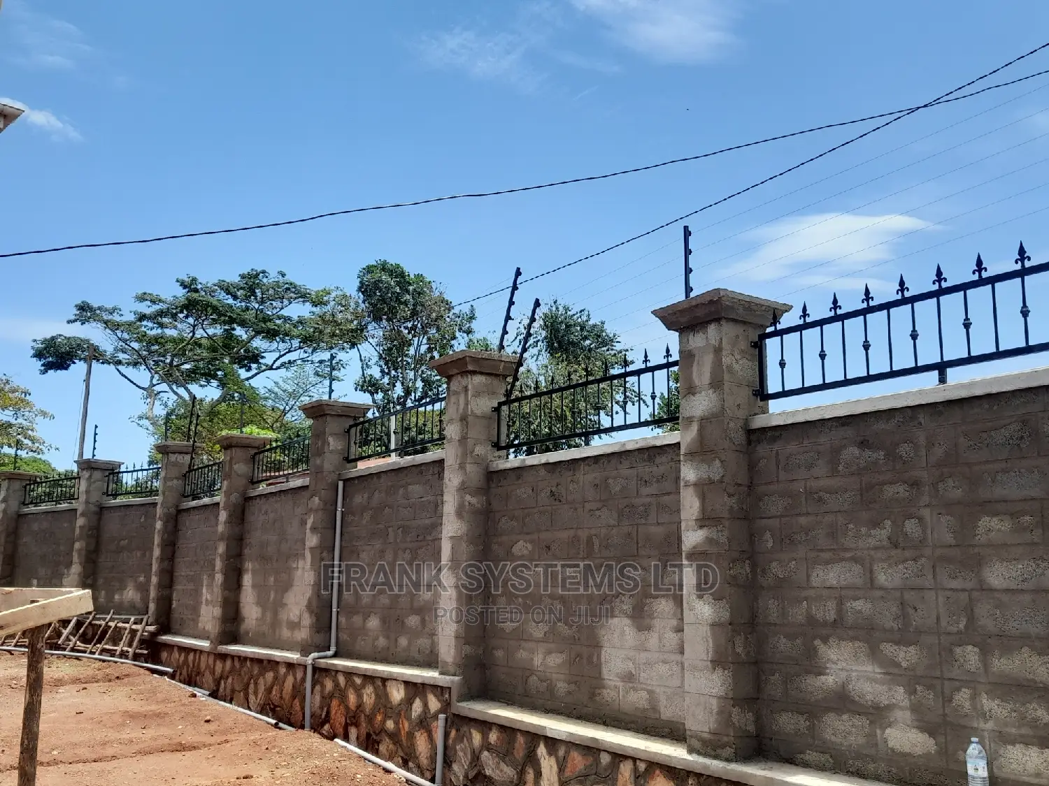 Electric Fence System With Free Stands