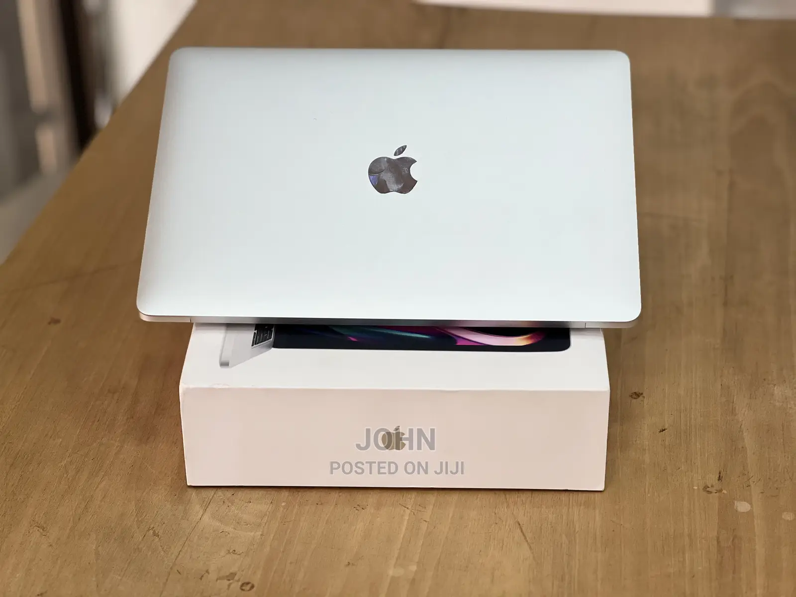 New Laptop Apple MacBook Pro 2020 M1 8GB Apple M1 Pro SSD 512GB