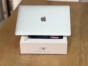 New Laptop Apple MacBook Pro 2020 M1 8GB Apple M1 Pro SSD 512GB