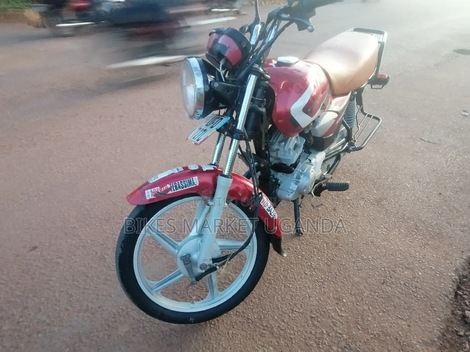 New TVS HLX 125 2021 Red