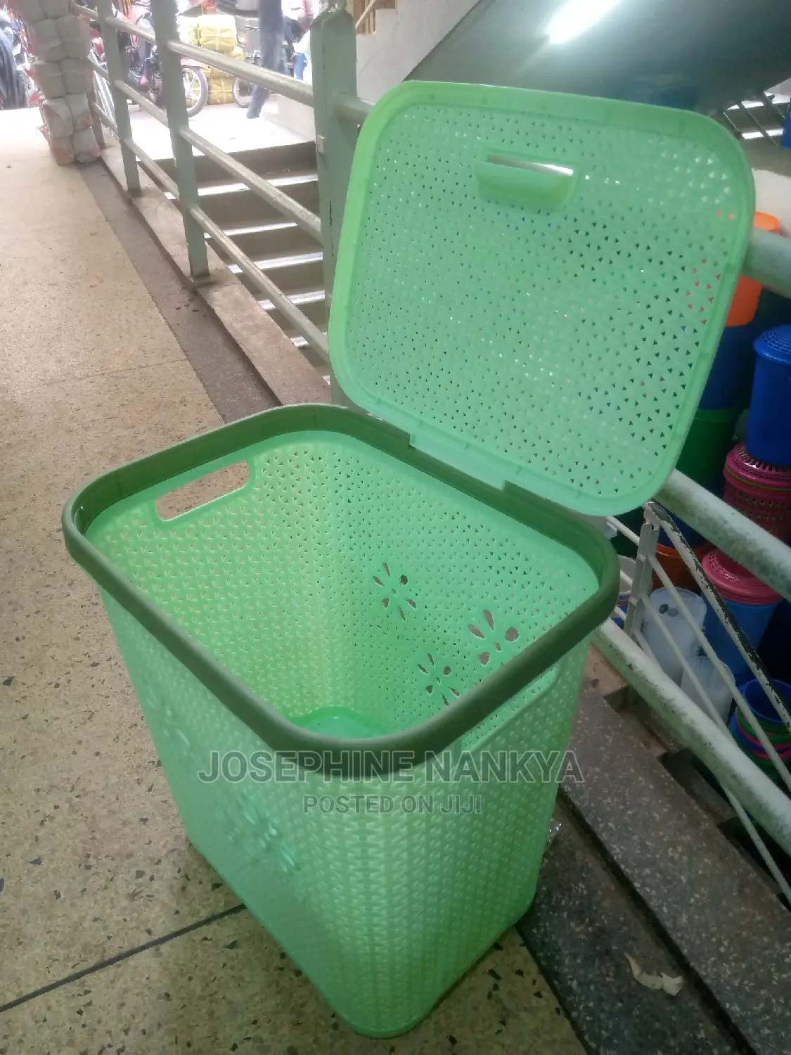 Loundry Basket With Cover, Green