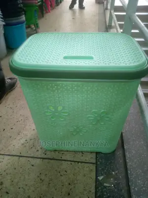 Loundry Basket With Cover, Green