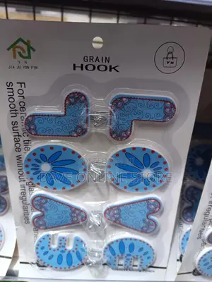 2 Pcs Love Grain Hooks.