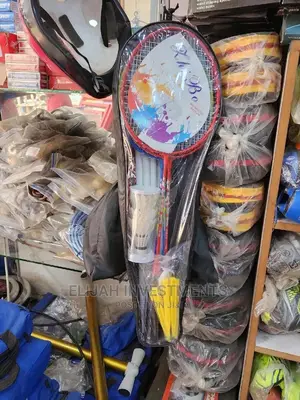 4 Players Pro Badminton Racket