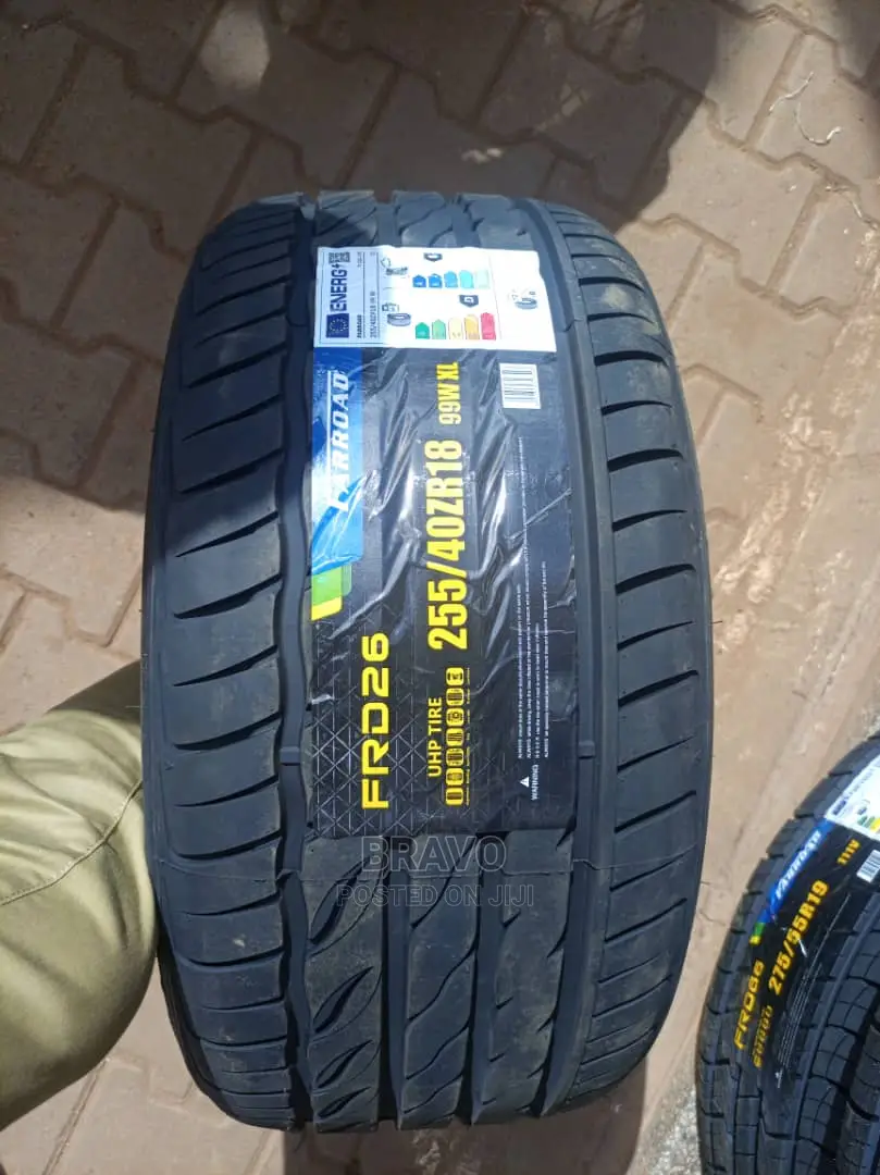 255/40r18 Low Profile Tire