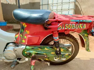 Suzuki 1998 Red