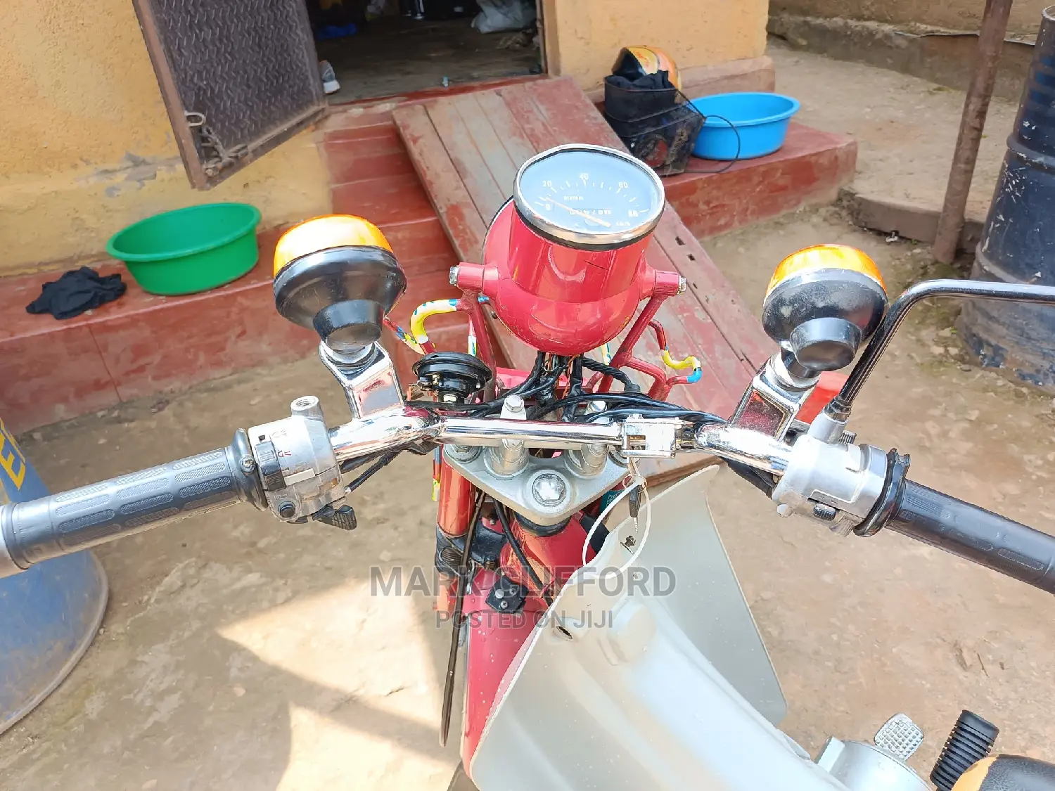 Suzuki 1998 Red