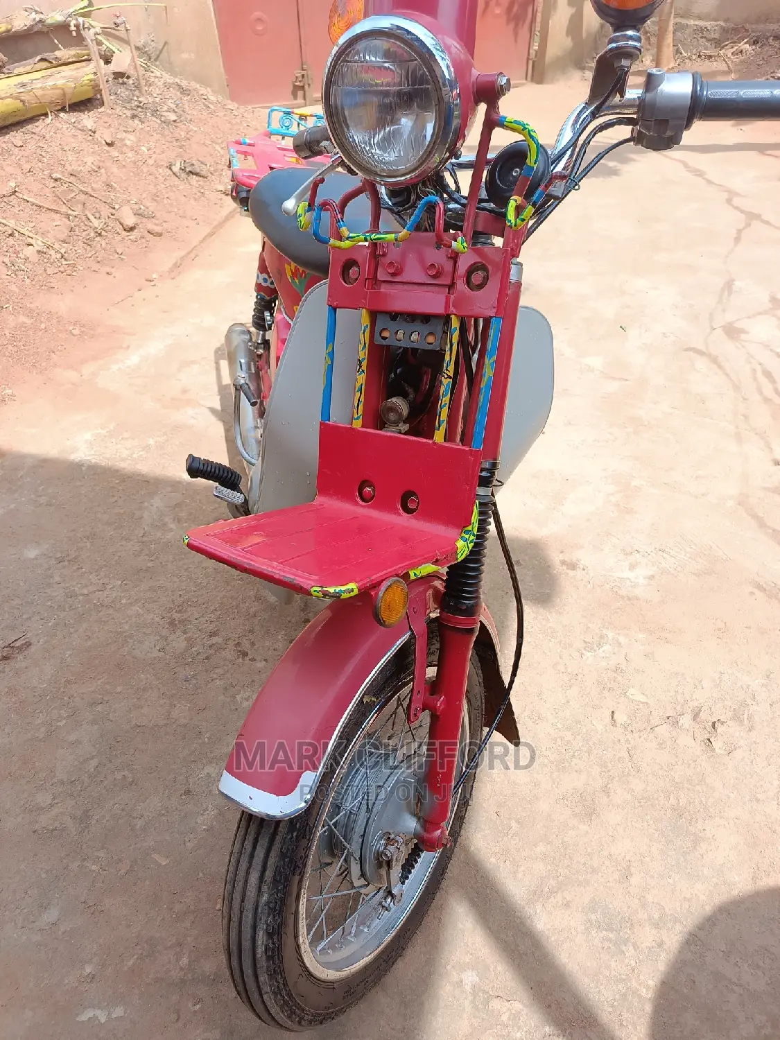 Suzuki 1998 Red