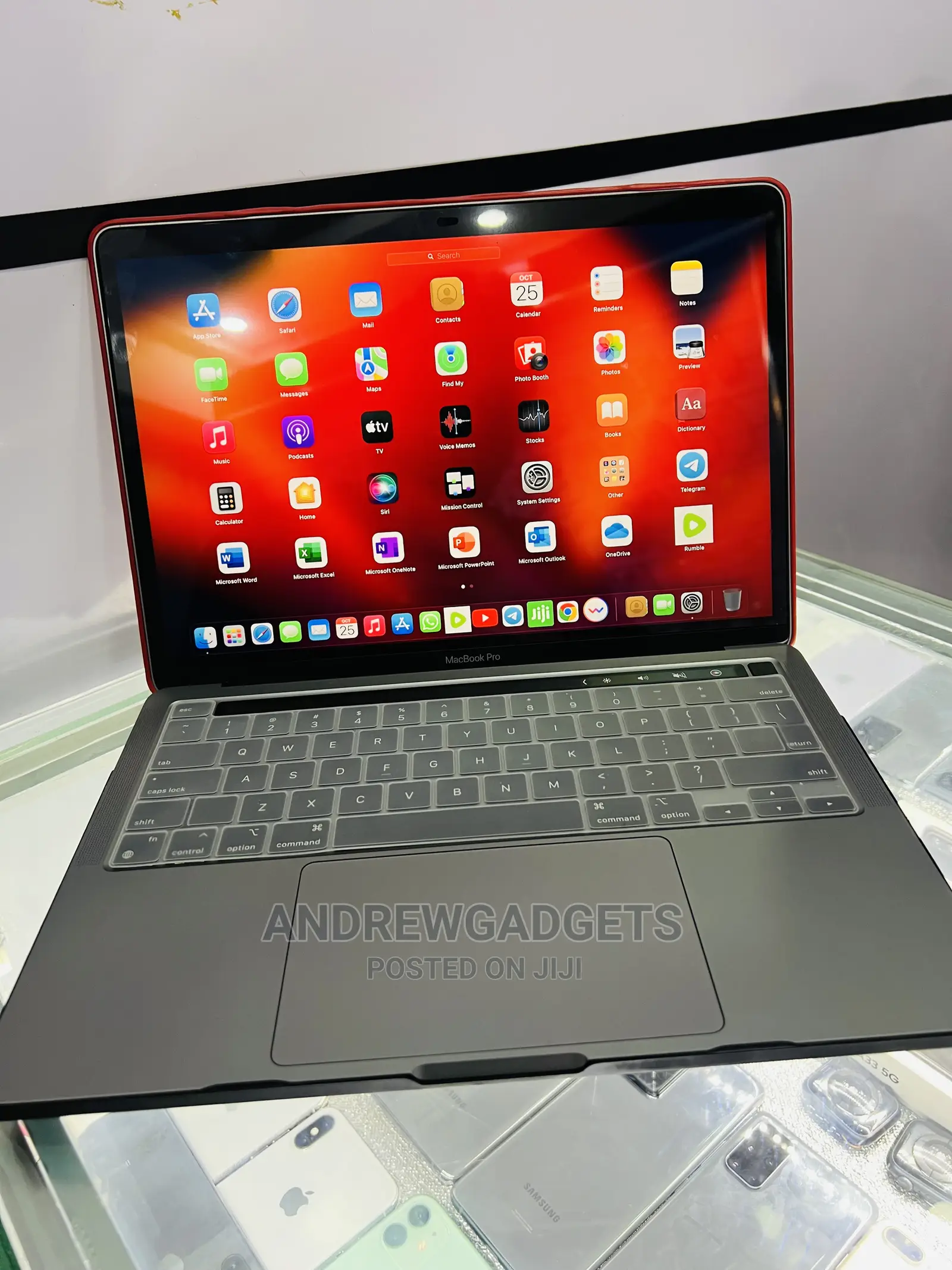Laptop Apple MacBook Pro 2020 M1 8GB Apple M1 SSD 512GB