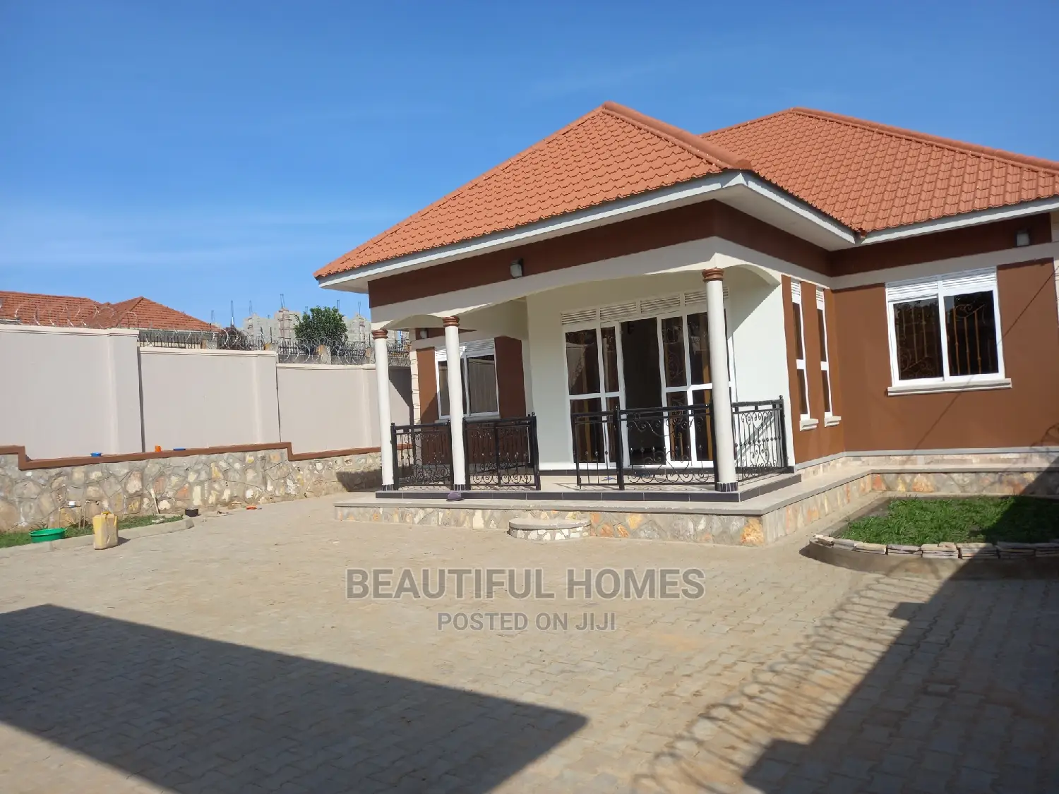 Furnished 4bdrm Bungalow in Kira for sale