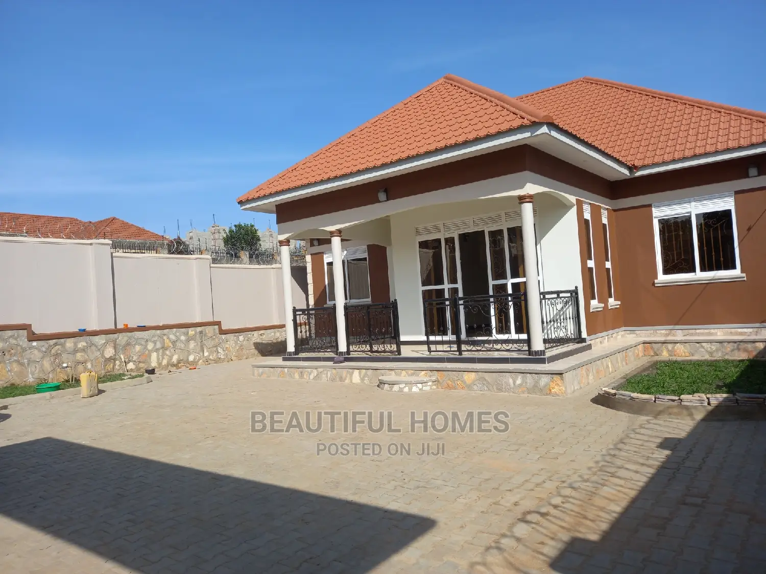 Furnished 4bdrm Bungalow in Kira for sale