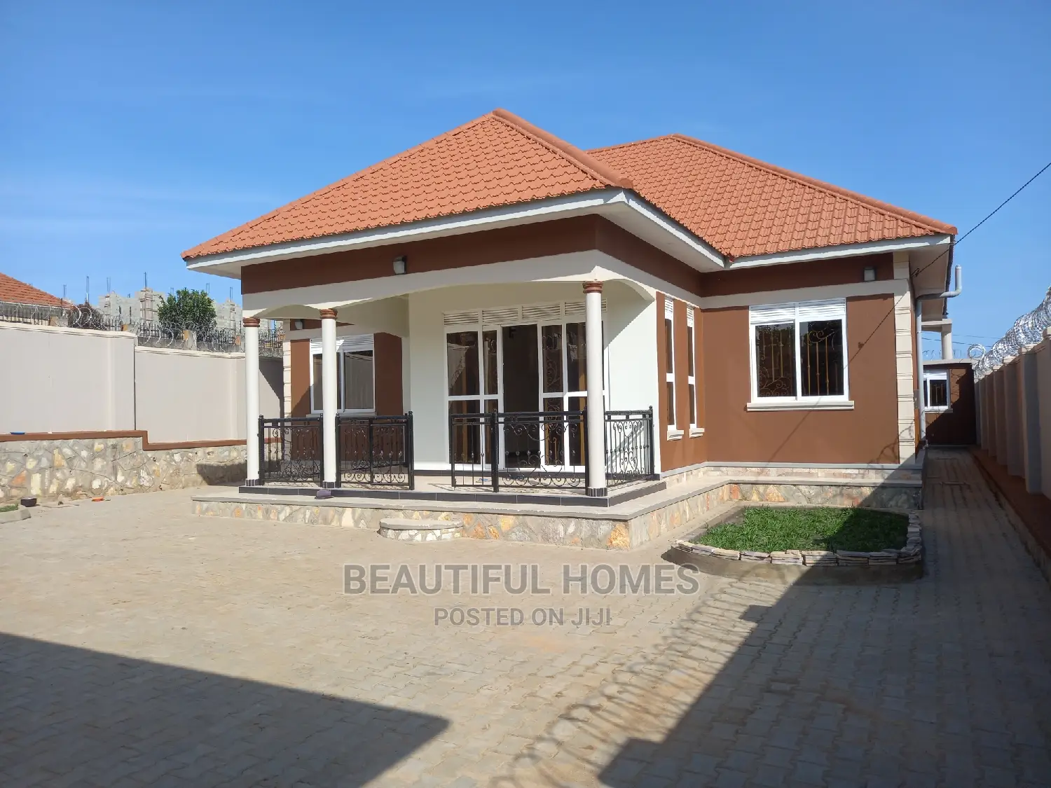 Furnished 4bdrm Bungalow in Kira for sale