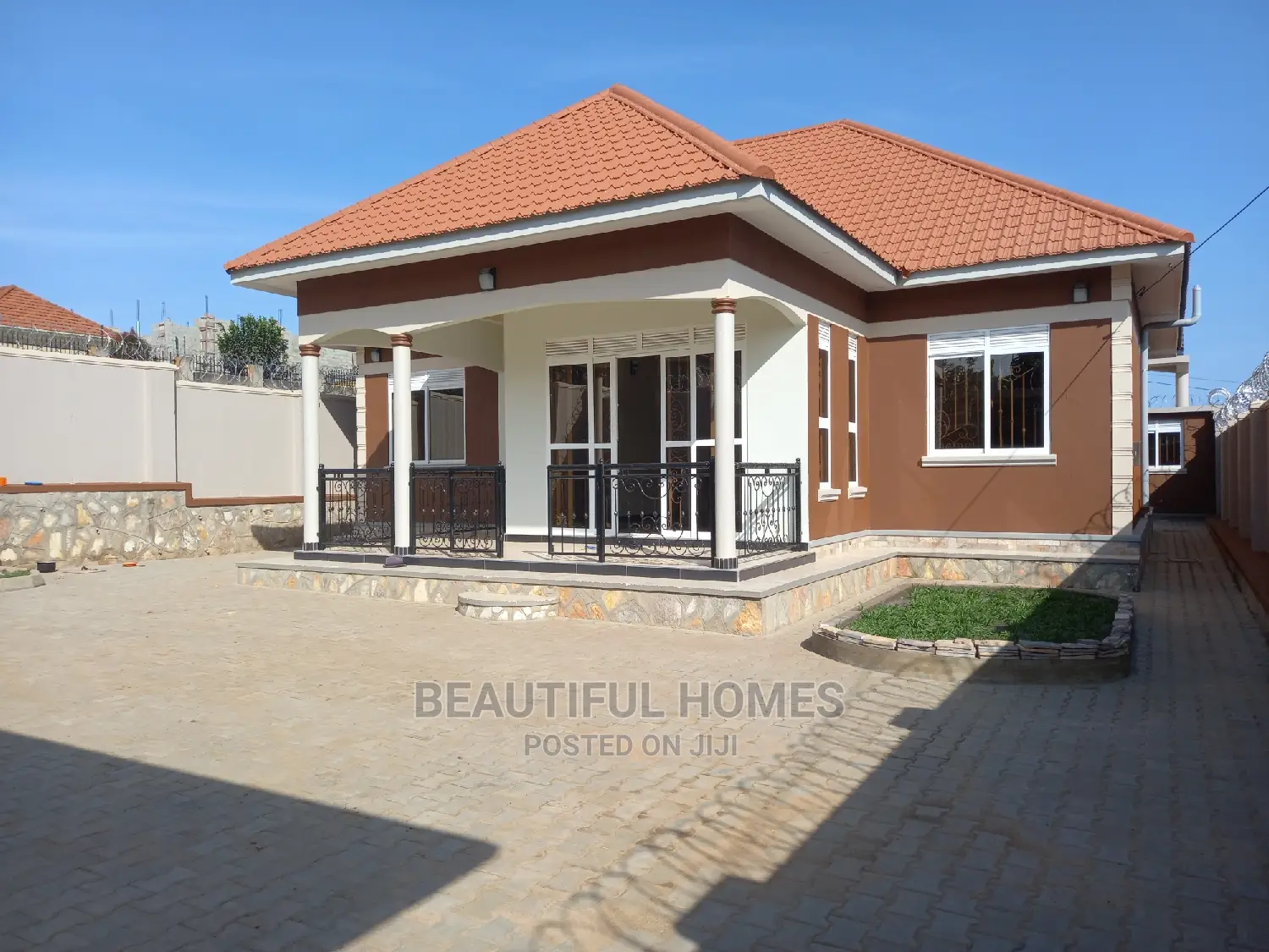 Furnished 4bdrm Bungalow in Kira for sale