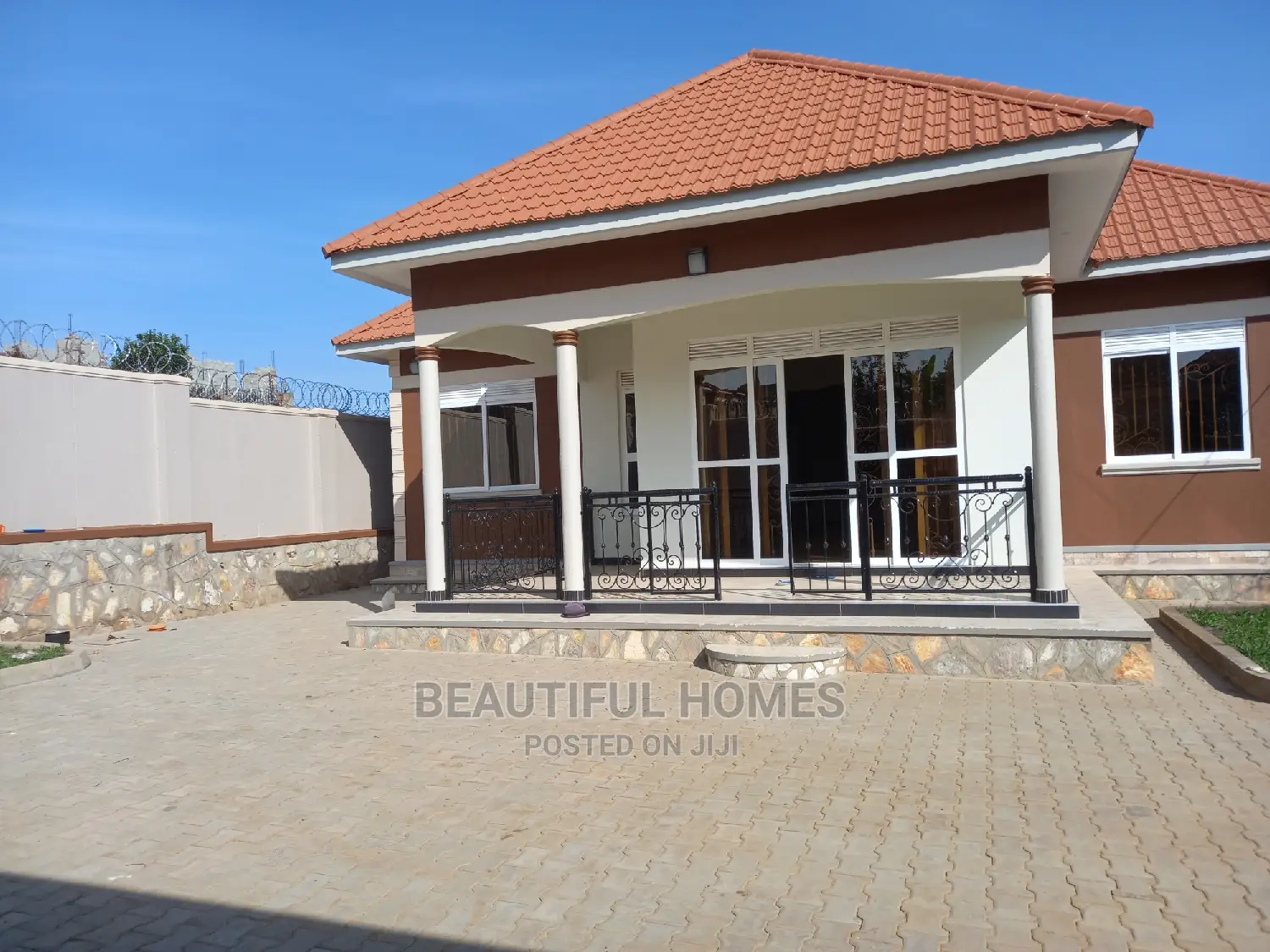 Furnished 4bdrm House in Kira for Sale