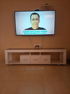 White Glassed Tv Stand